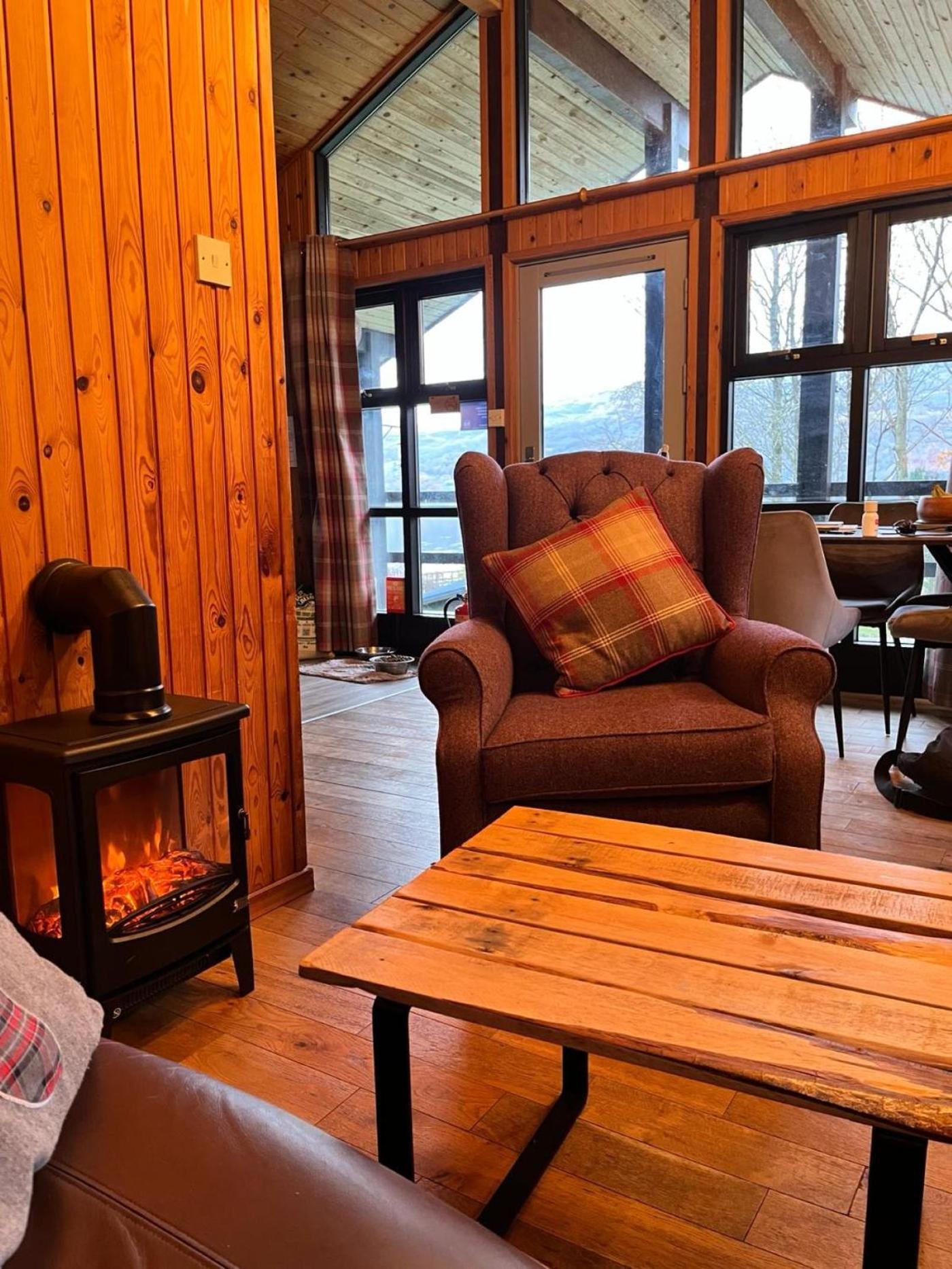 Milton Bay Luxury Lodge Wrapped In Exceptional Scenery Morenish Экстерьер фото